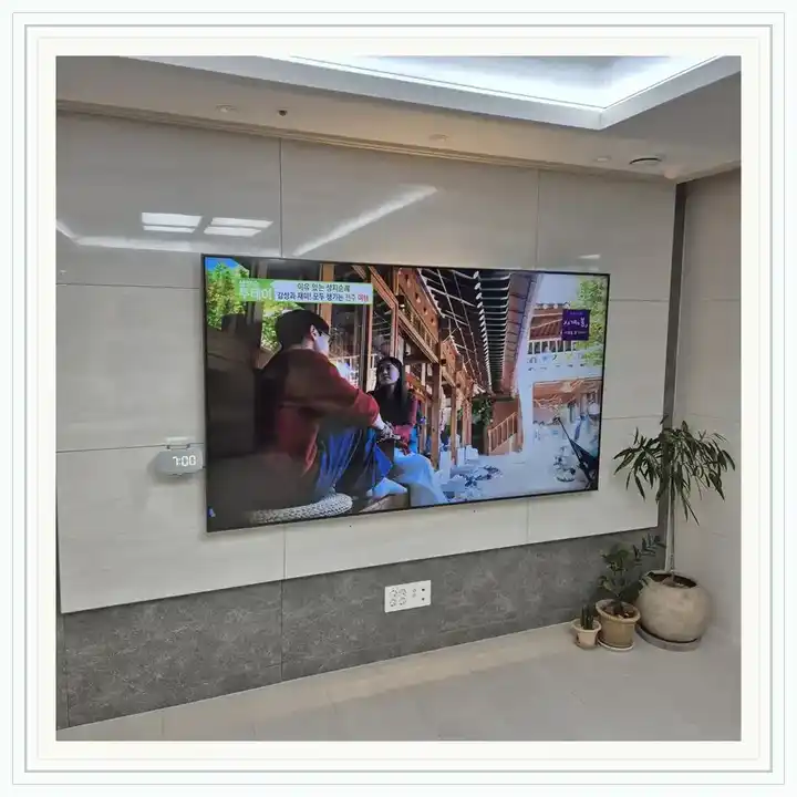 벽걸이TV 거치대 참고 사진 · 디에이치반포라클라스 설치 조건